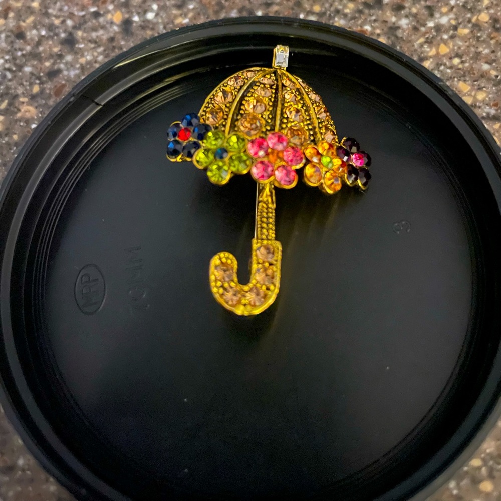 Vintage Rhinestone Umbrella Brooch 
$10 or bundle 3/$25